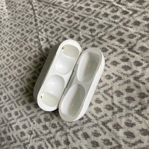 Apple White AirPods Charging Case